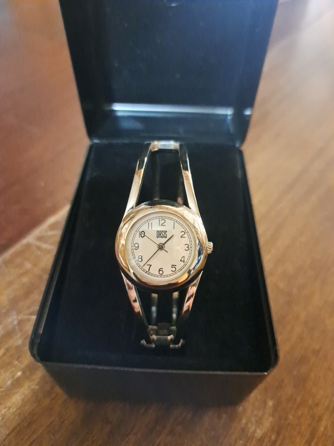 Oasis Ladies Quartz Bracelet Watch Bangle Boxed Untested Unused Silver Metal