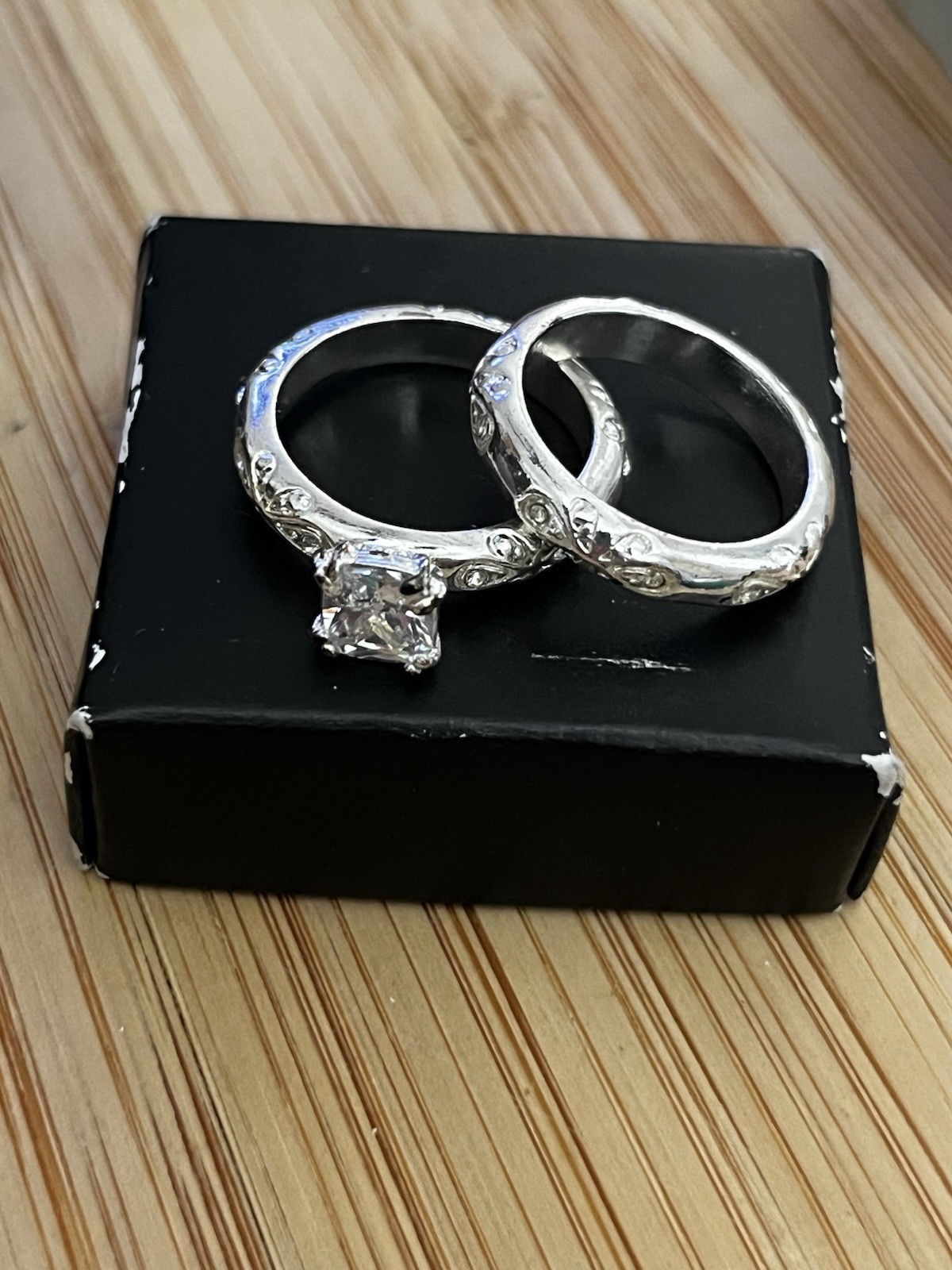 Avon Paradise Bliss 2-Piece Princess Cut CZ Silver Plated Ring Set Size 7