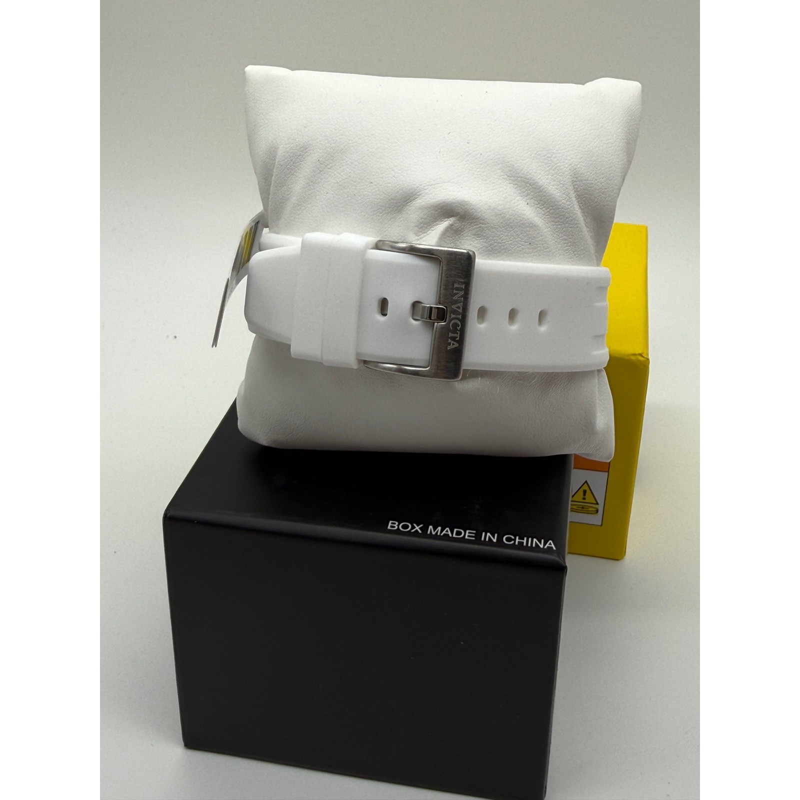 Invicta 70039 Men’s Watch Silver Tone Skeleton Dial White Silicone Strap New Box