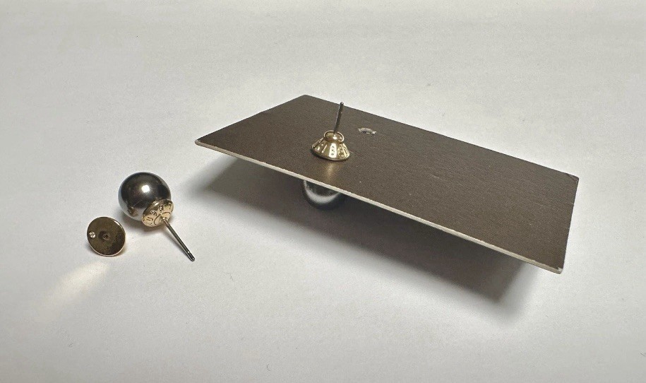 New Henri Bendel Pearl Stud Earrings