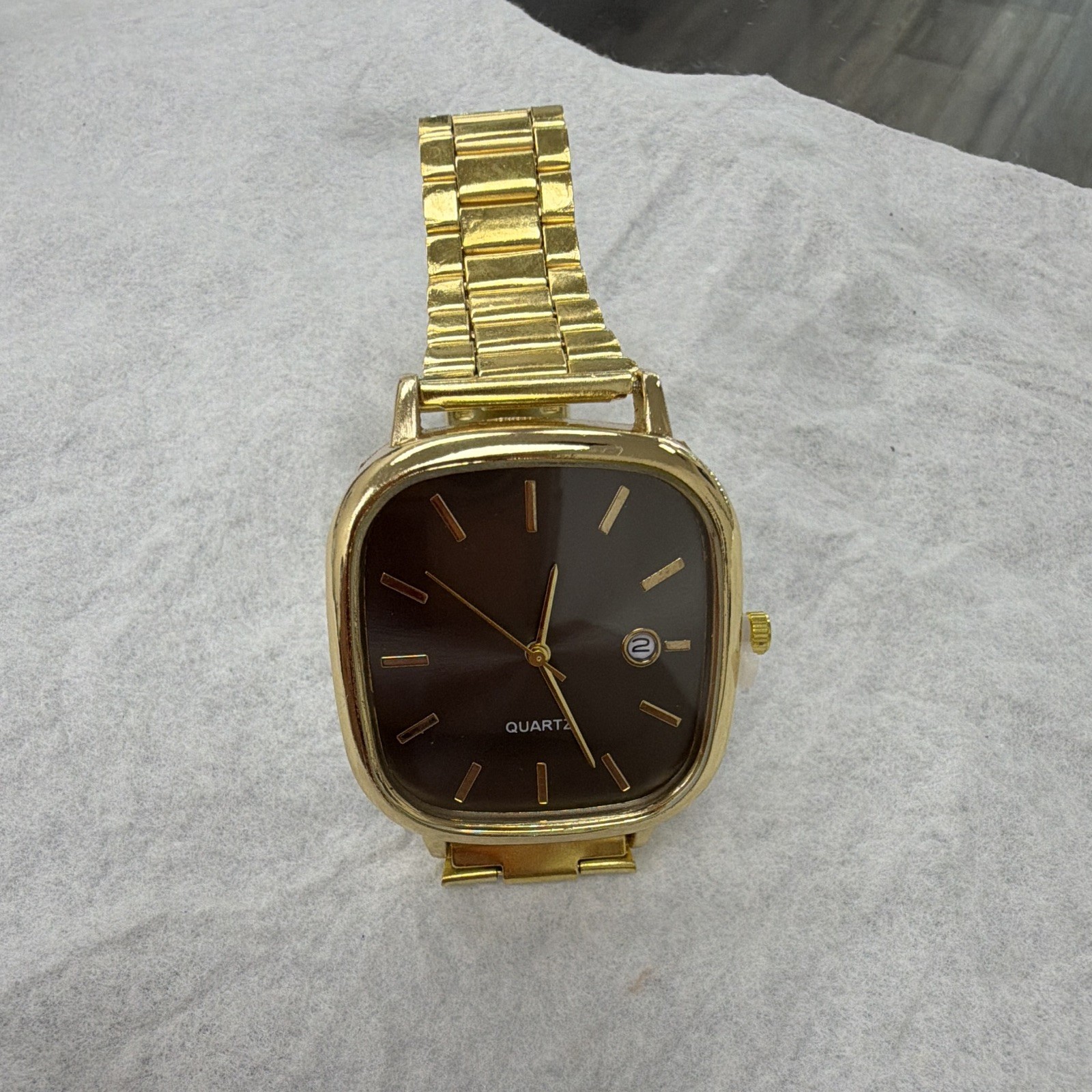 Quartz Square Watch Gold Tone Metal Bracelet Black Sunburst Dial Date