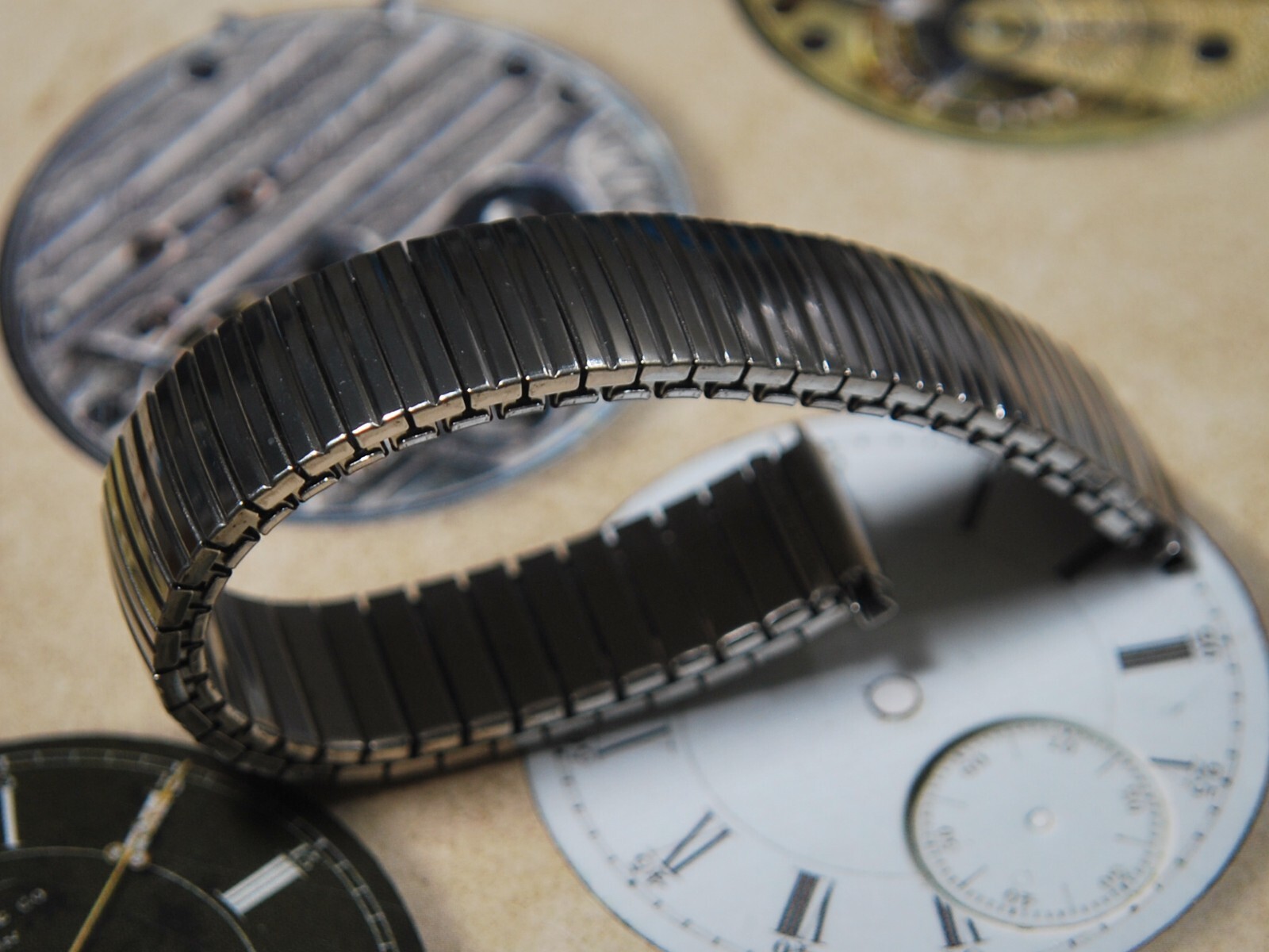 Vintage NOS 16mm to 19mm Town & Country S.S. Men’s Watch Band –SE2915