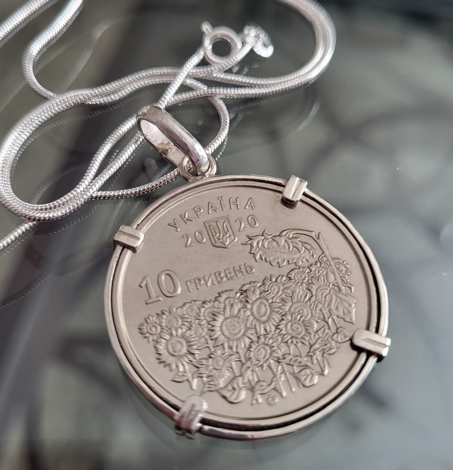 UKRAINE COIN PENDANT 2020 COMMEMORATIVE 10 HRYVEN WITH STERLING SILVER BEZEL