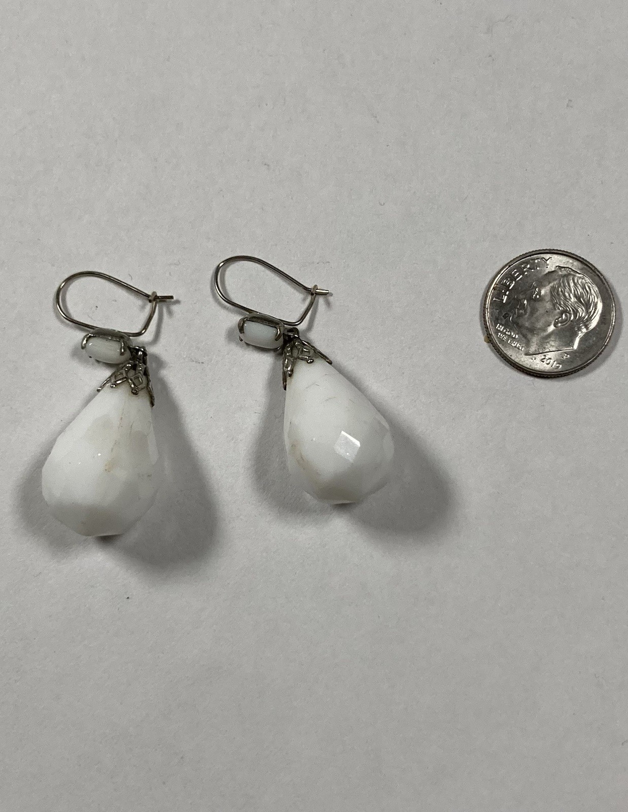 Vintage White Teardrop Dangle Drop Hook Earrings Silver Tone Metal Glass,