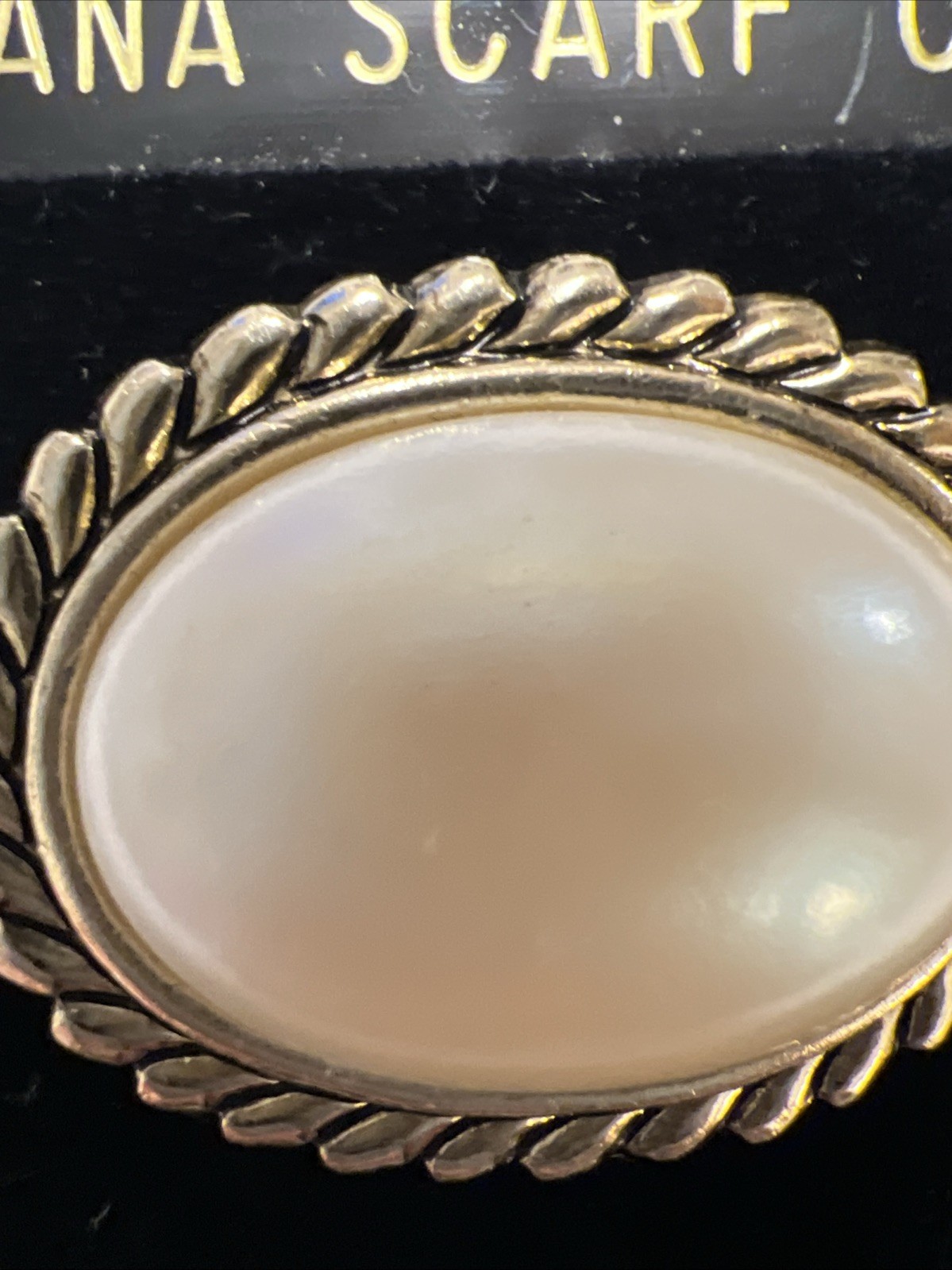 Vintage Tana Scarf Clip Gold Tone Filigree Faux Pearl Signed Stunning✨