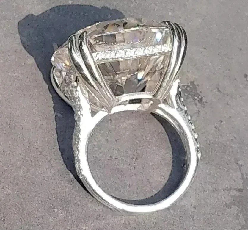 Huge RARE 16.15 Ct Certified White Diamond Solitaire Ring In 925 Silver.