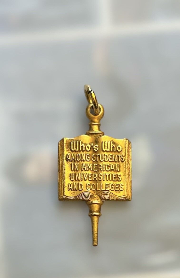 1948 -1949 1/10 10K GF VTG Who’s Who Students Colleges & Universities Pendant