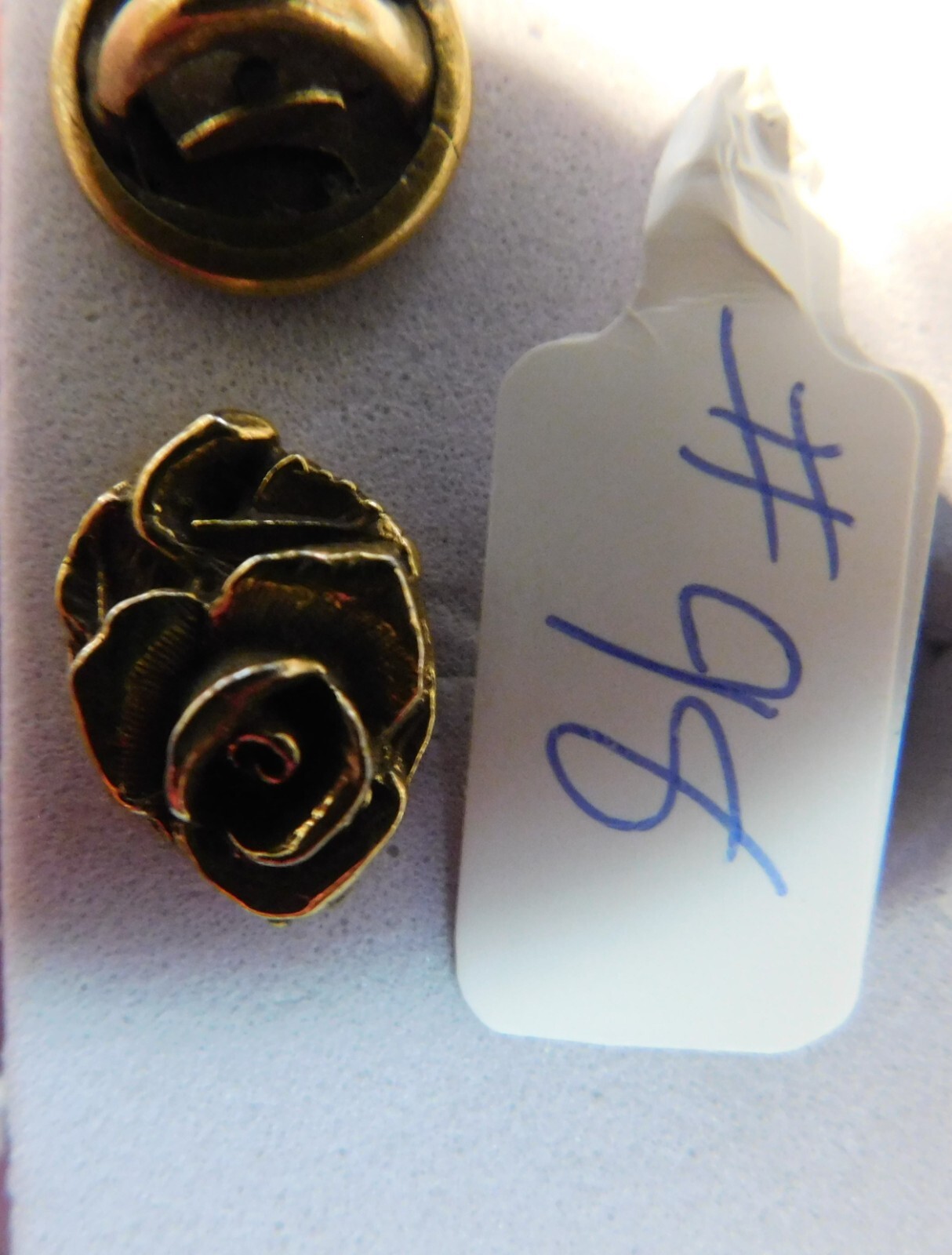 Glod-tone Rose – Flower ~ Pin – #98