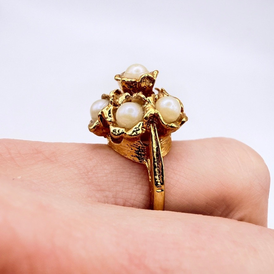 Vintage HGLW MCM 18K Gold Plated Faux Pearl Flower Cluster Cocktail Ring SZ 6.25
