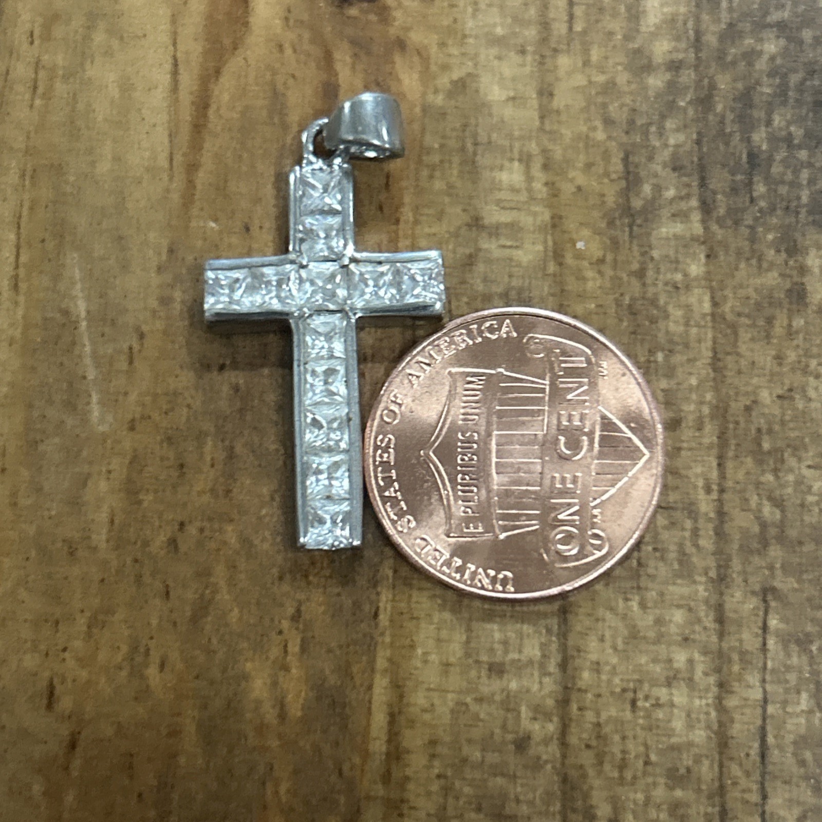 Sterling Silver Cross Pendant White Stones 3.17 Grams