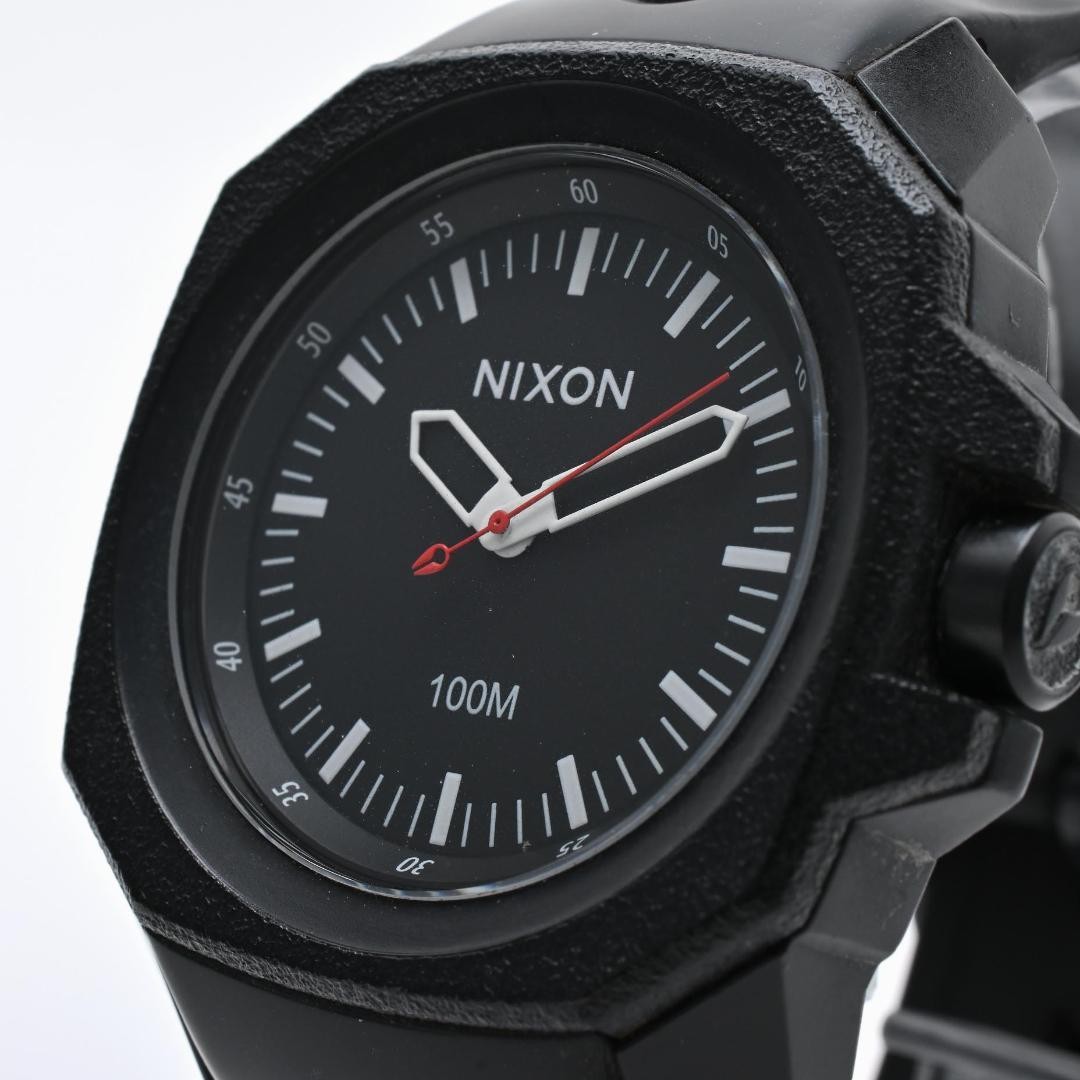 Excellent condition, fully functional NIXON THE RUCKUS all-black polycarbonate g