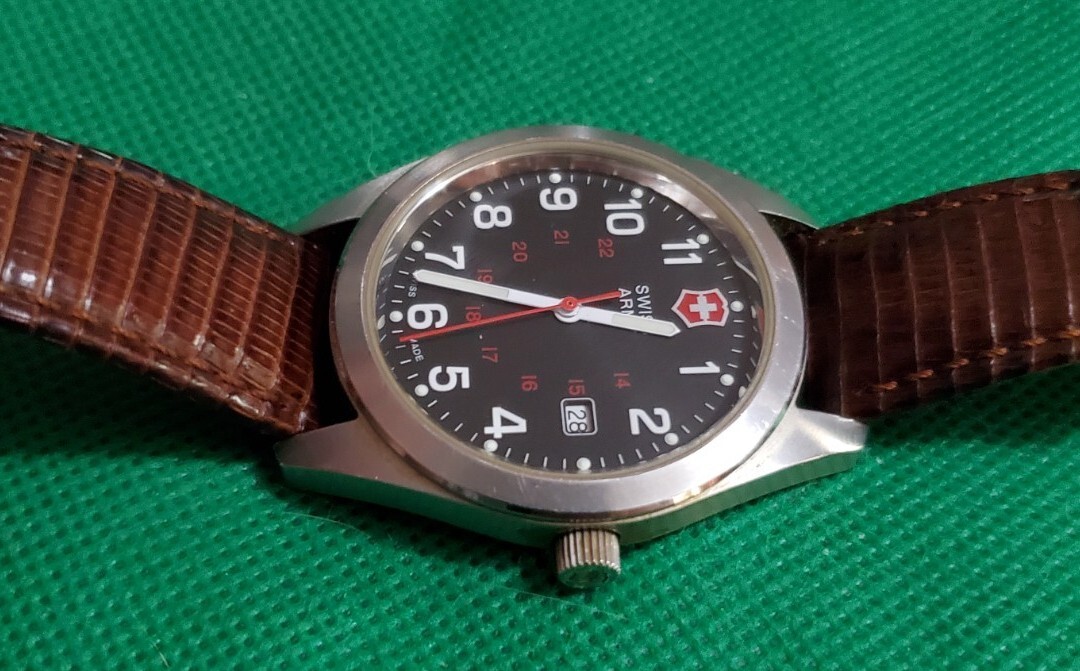 40mm Mens Victorinox 241083 Garrison Swiss Army Watch