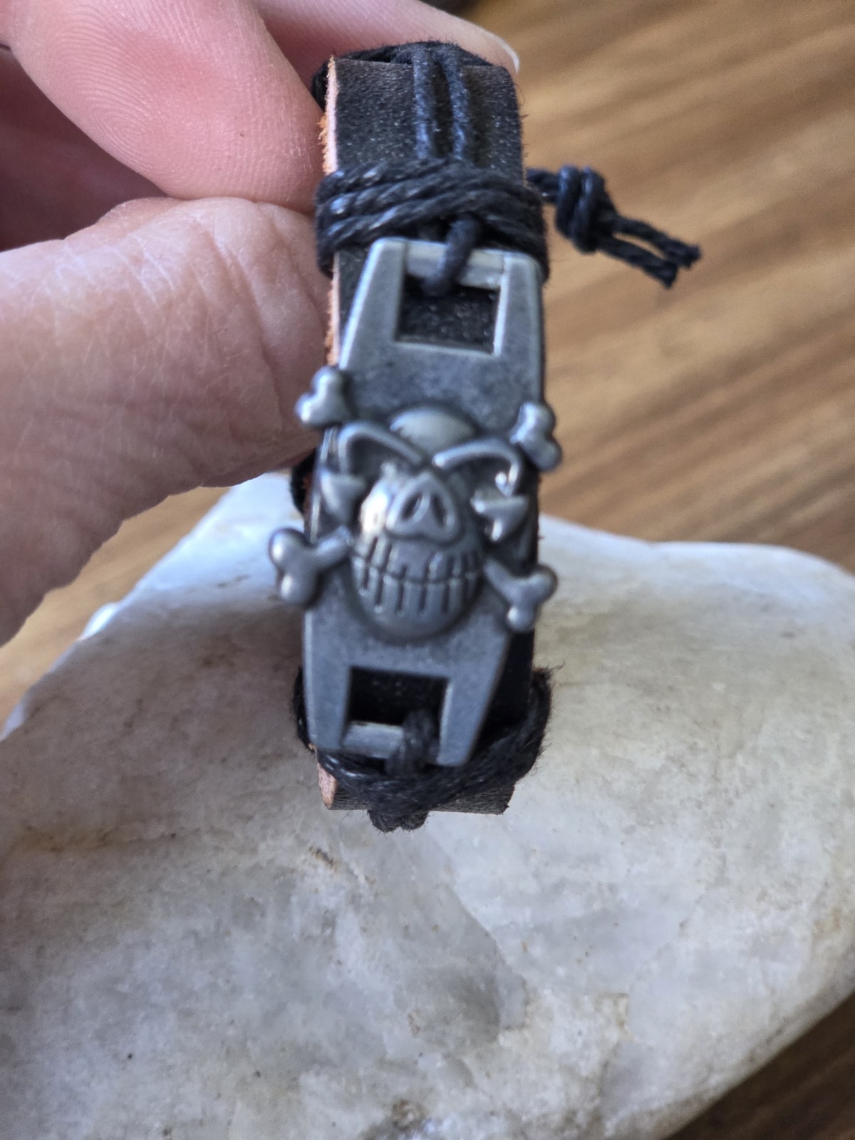Adjustable Leather Cord Bracelet with Metal Skull Dangle Charm, Gothic Style