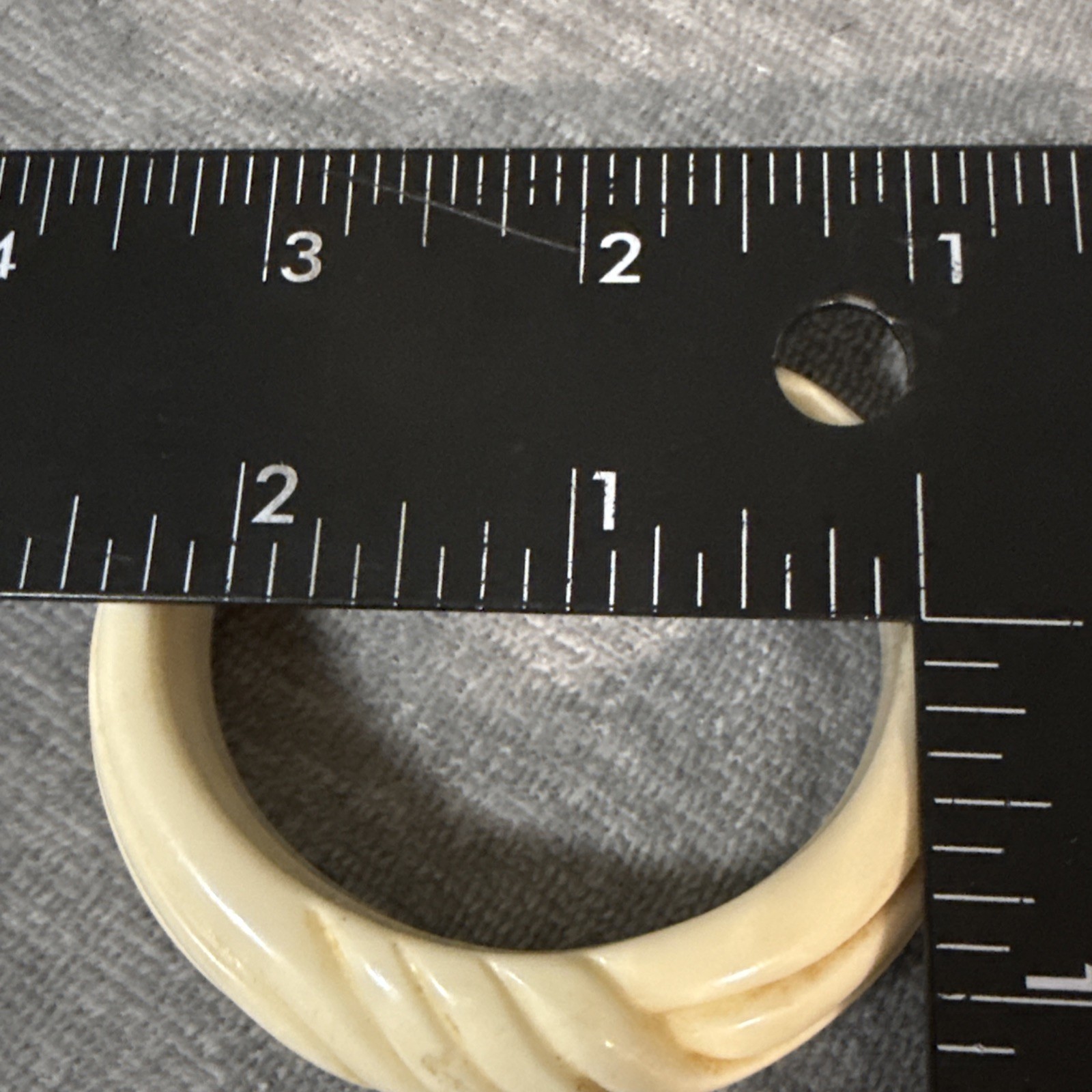 Vintage Plastic Celluloid Cream Color Bangle Cuff Bracelet 80’s Swirl Ribbed