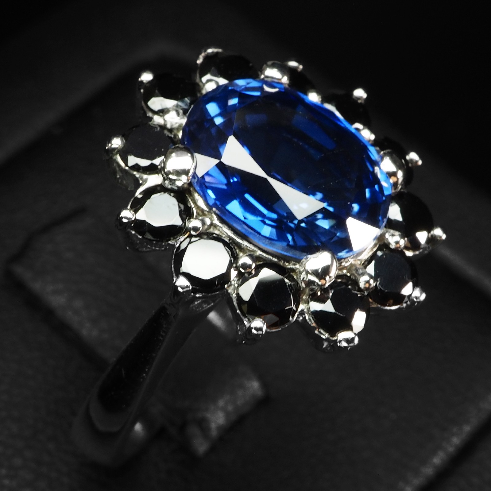Magnificent Royal Blue Sapphire 5.50Ct 925 Sterling Silver White Gold Halo Rings