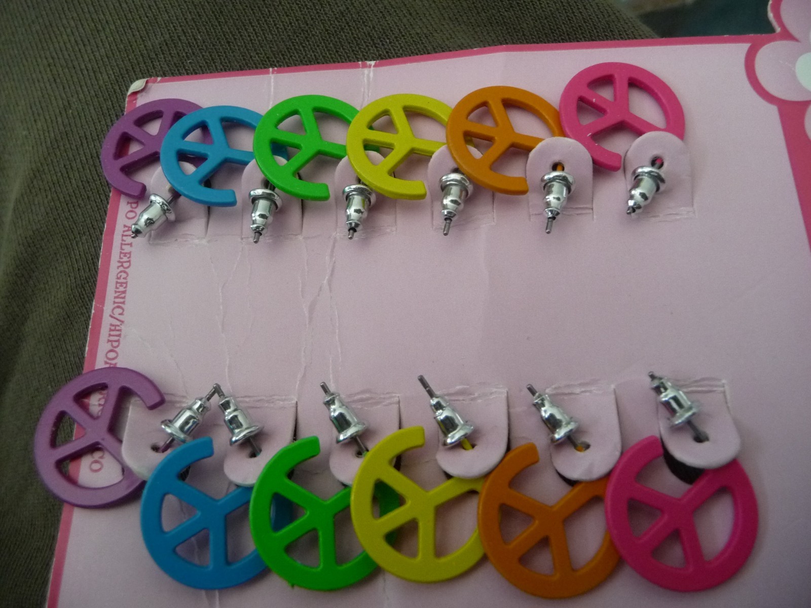 PEACE SIGN 6 PRS DIFFERNT COLORS 1/2” R PIERCED EARRINGS #18/29