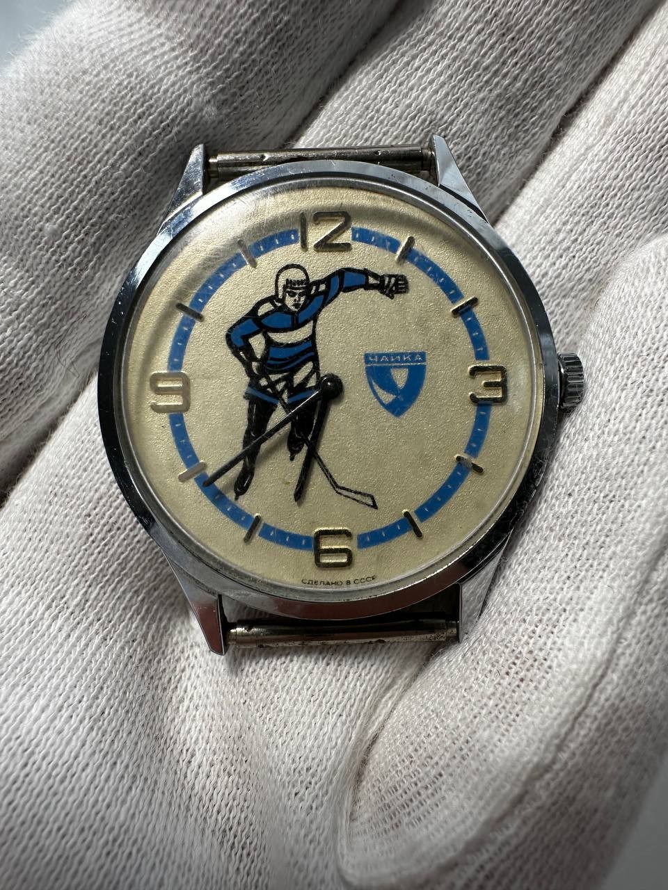Vintage USSR Chaika 17 Jewels Hockey Player Mechanical Watch Rare Soviet Dial