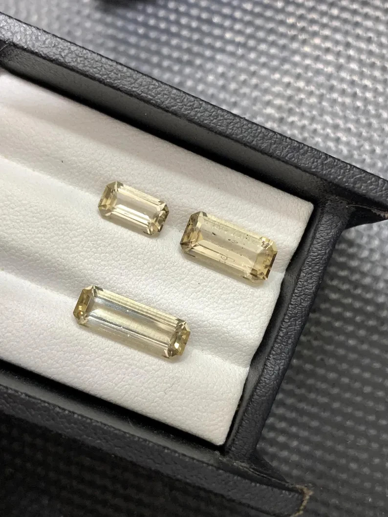 5.75 Carat Topaz loose Gemstone From Pakistan