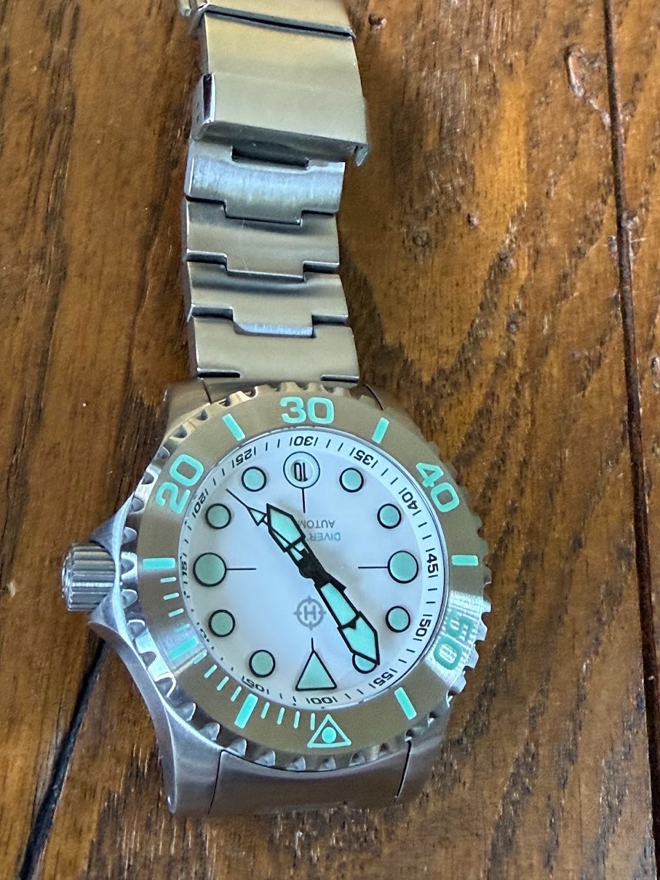HELM Komodo 03AR3 40mm NH35 Automatic White Dial Sapphire 300m Box