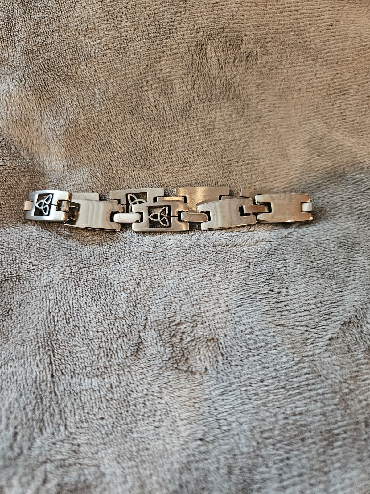Celtic knot metal bracelet