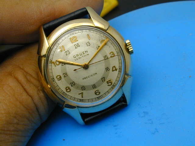 VINTAGE GRUEN PAN AM ORIGINAL DIAL FANTASTIC AT 37.4 X 32.07 MM RUNNING