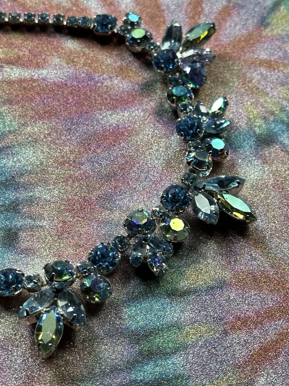 VTG Weiss Light Blue Rhinestones Floral Necklace 16”, 60s