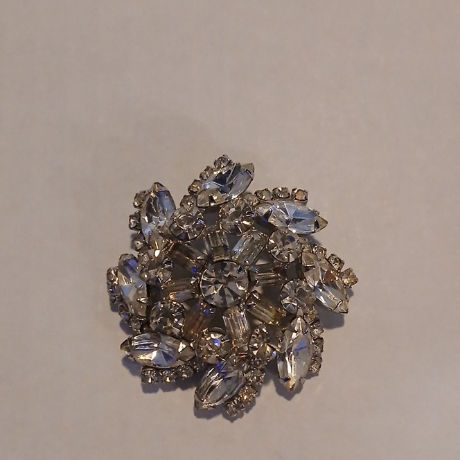 Sparkly Vintage like Silver Tone Clear Rhinestone Floral Leaf Brooch/Pin nice.