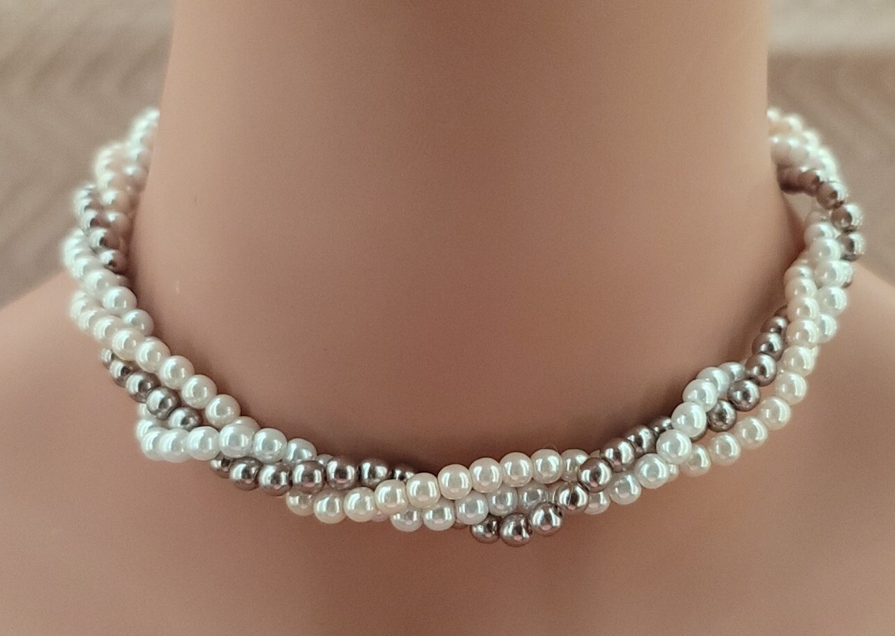 Retro Twisted Faux Pearl Bead Choker Necklace White Cream Beige Vintage AVON HS