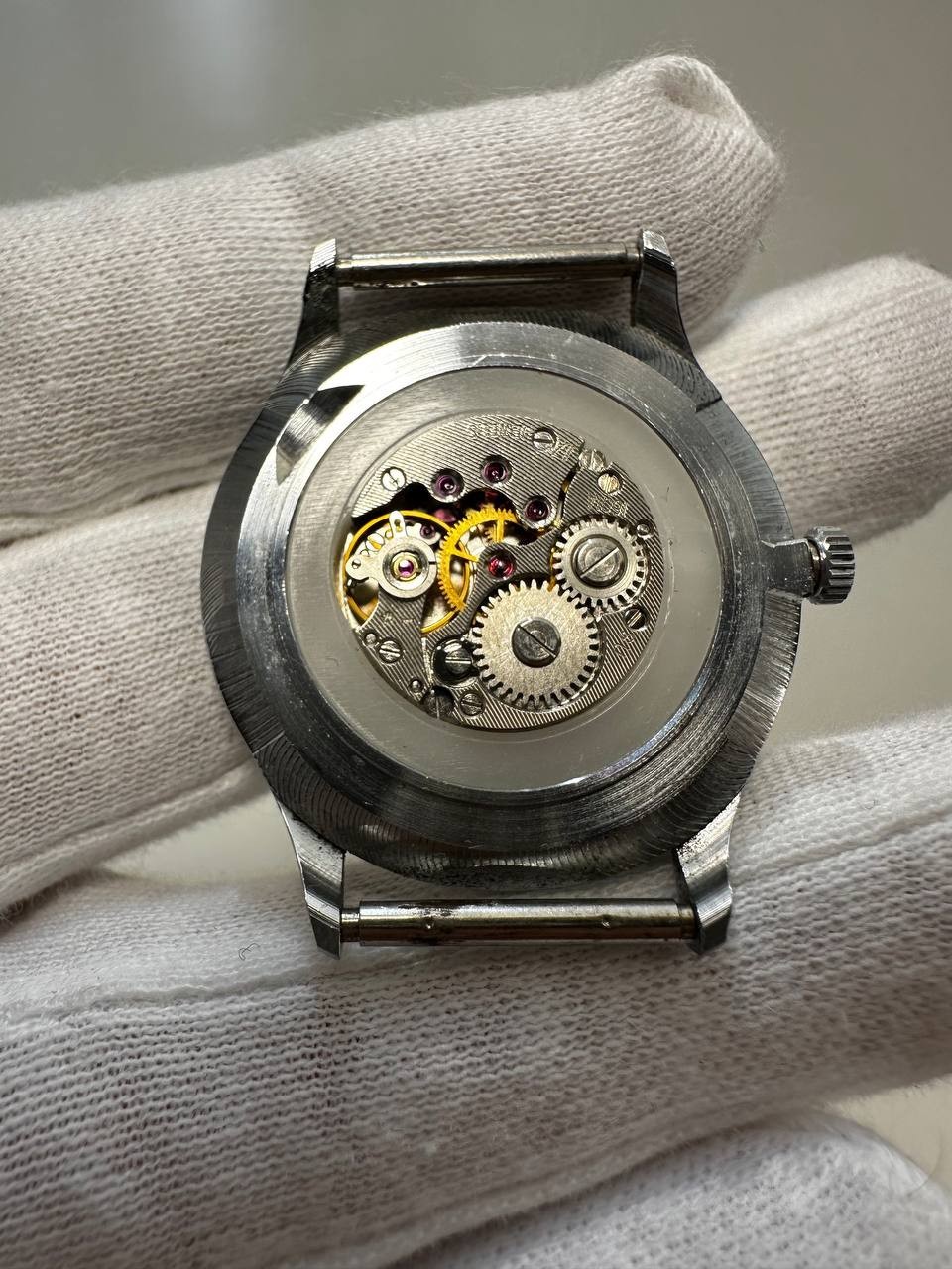 Vintage USSR Chaika 17 Jewels Hockey Player Mechanical Watch Rare Soviet Dial