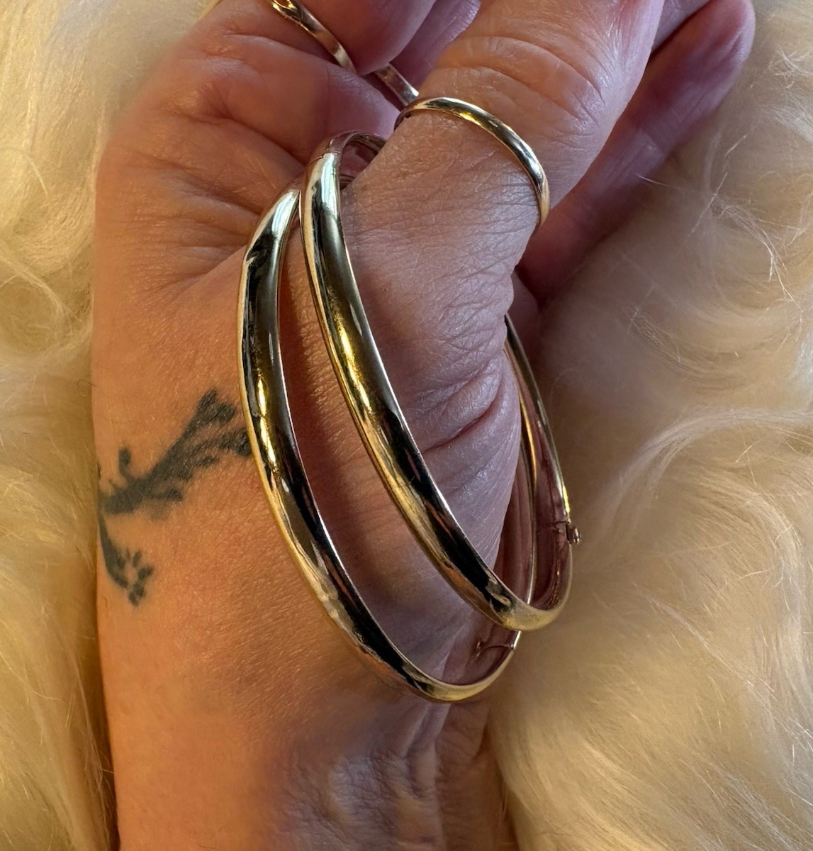 Solid 10k Yellow Gold Hinged Bangle Bracelets (2) 8.20 Grams 4.6 mm Approx. 8”