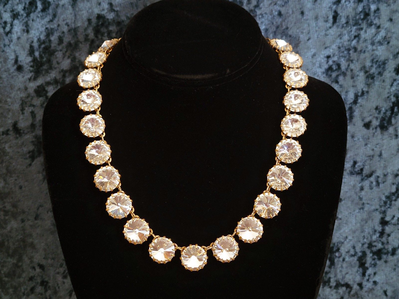 J CREW ~ Vintage Venus Flytrap Necklace With Rivoli Cut Crystals ~ 21 1/2″