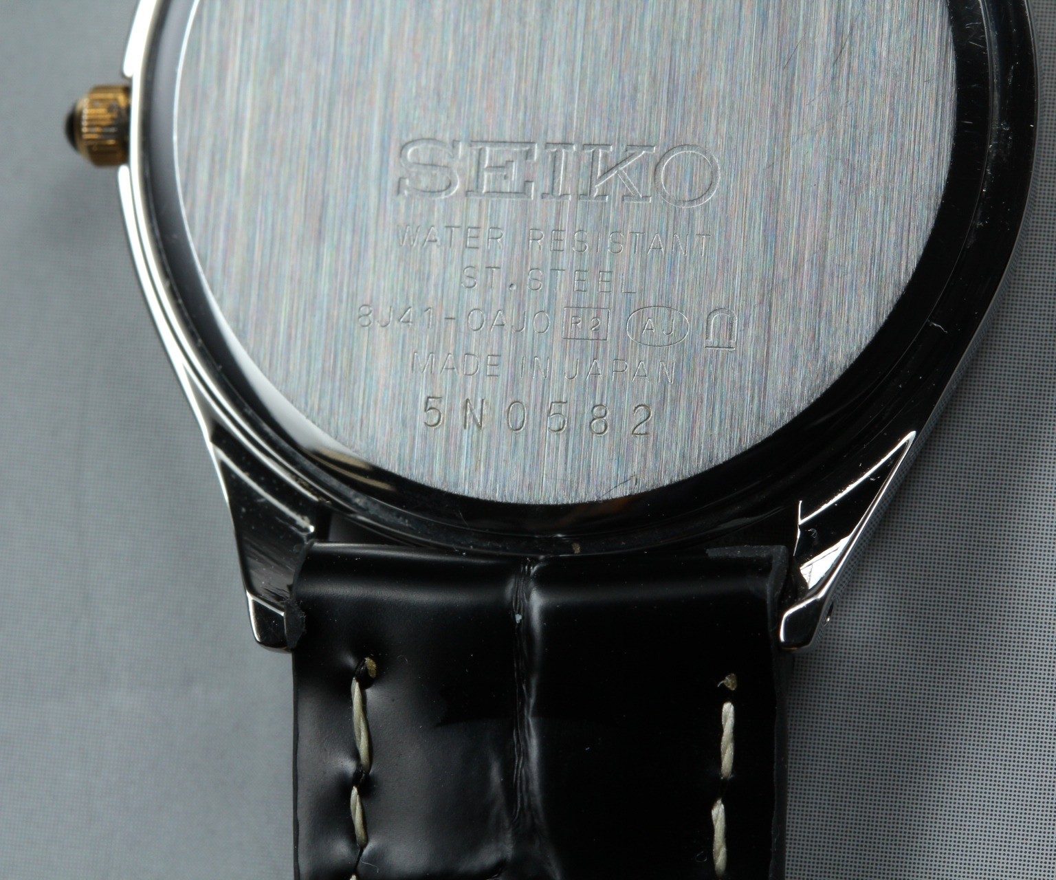 1995 [Near MINT] Seiko Dolce 8J41-0AJ0 33mm Gold Roman MOP HAQ Quartz Mens Watch