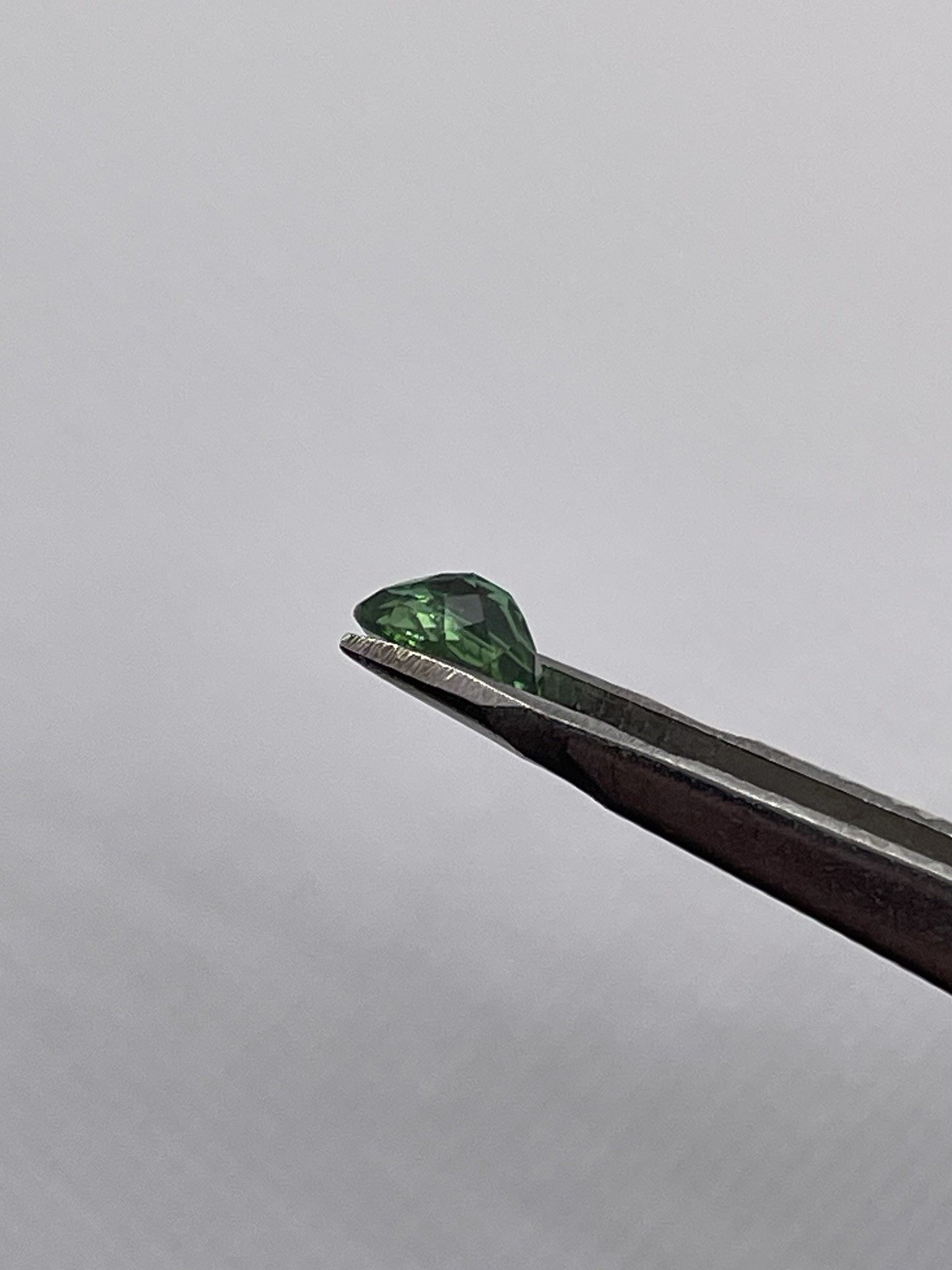 1 Carat Faceted Oval Chrome Green Tourmaline 7x5mm Loose Gemstone