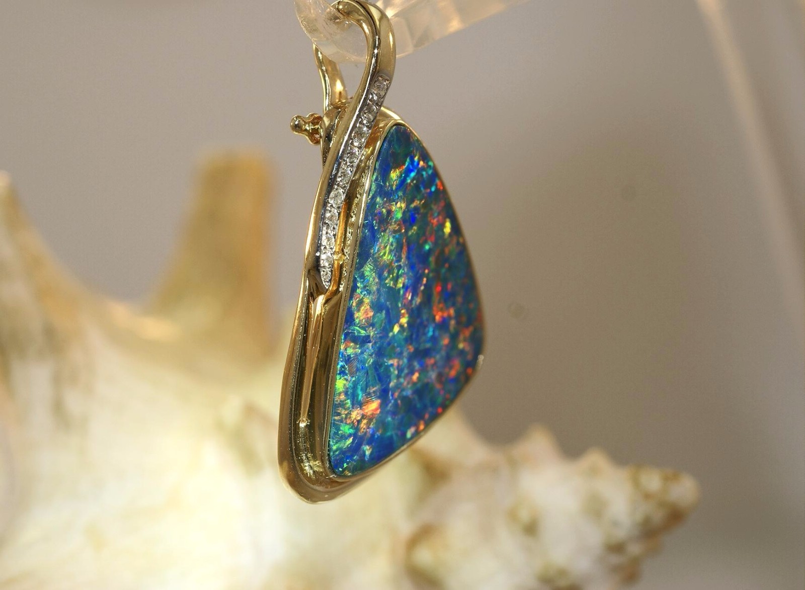 22.5MM 14K YELLOW GOLD GENUINE AUSTRALIAN DOUBLET OPAL DIAMOND ENHANCER PENDANT
