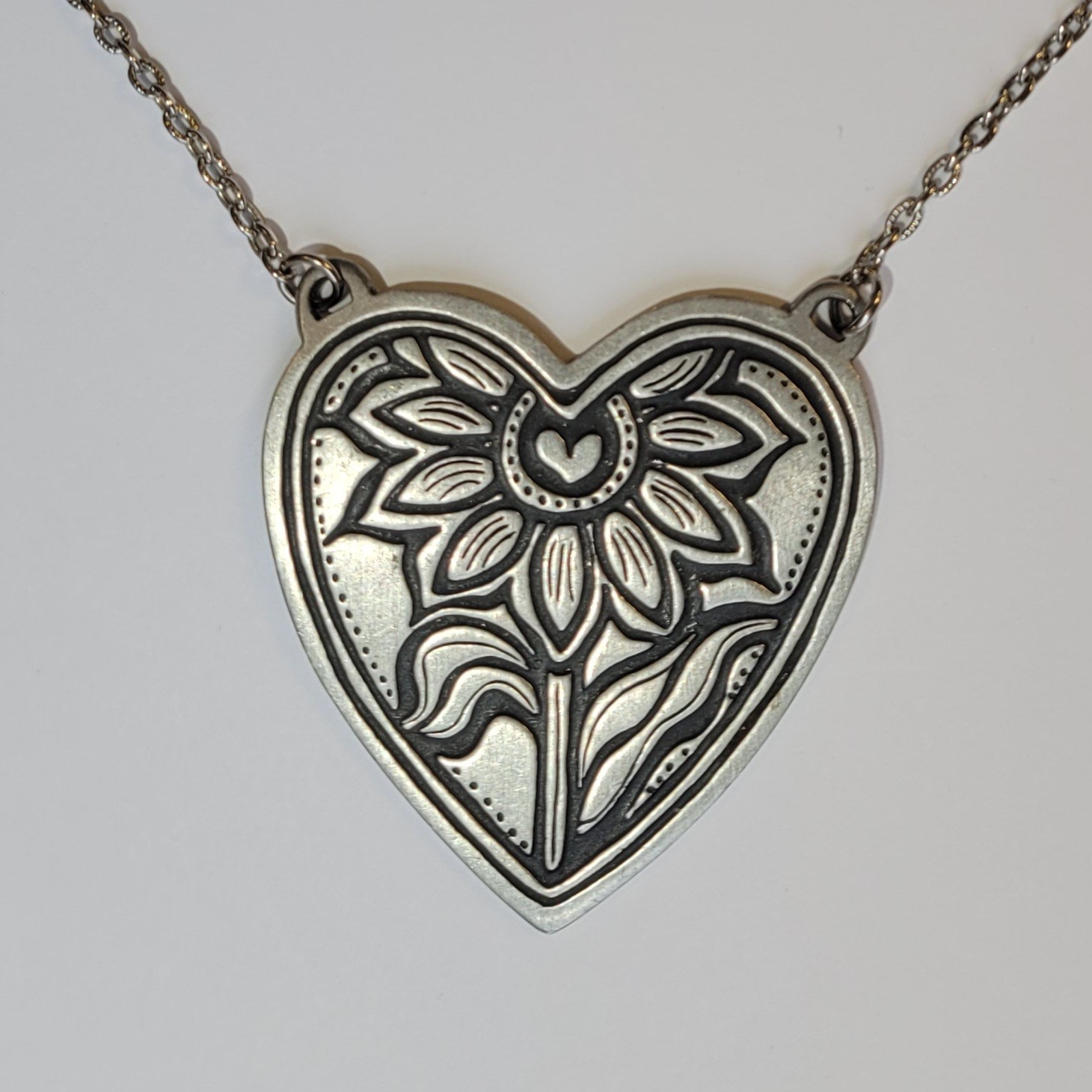Marcie USA Sunflower On Heart Handcrafted Pewter Pendant 25in Necklace Vintage