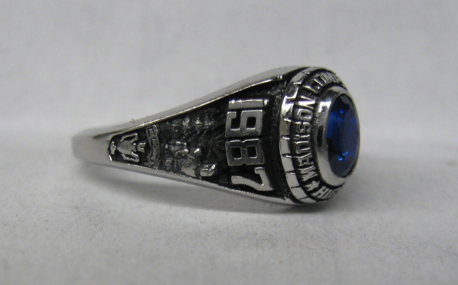 Vintage Ladies 1987 Madison Comprehensive High ARTCARVED Class Ring Size 7.25
