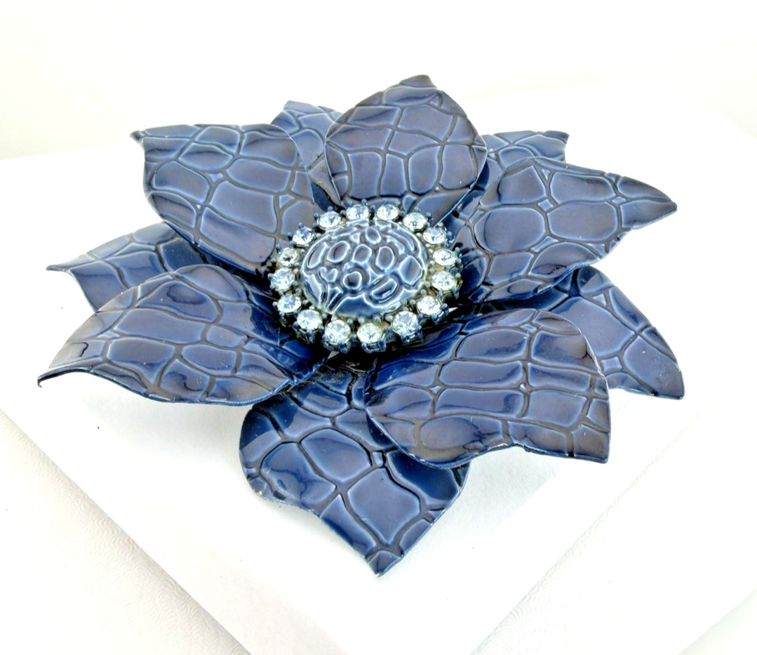 Vintage Blue LARGE Enamel Flower Brooch Pin Mod Pop Art Alligator Look Metal