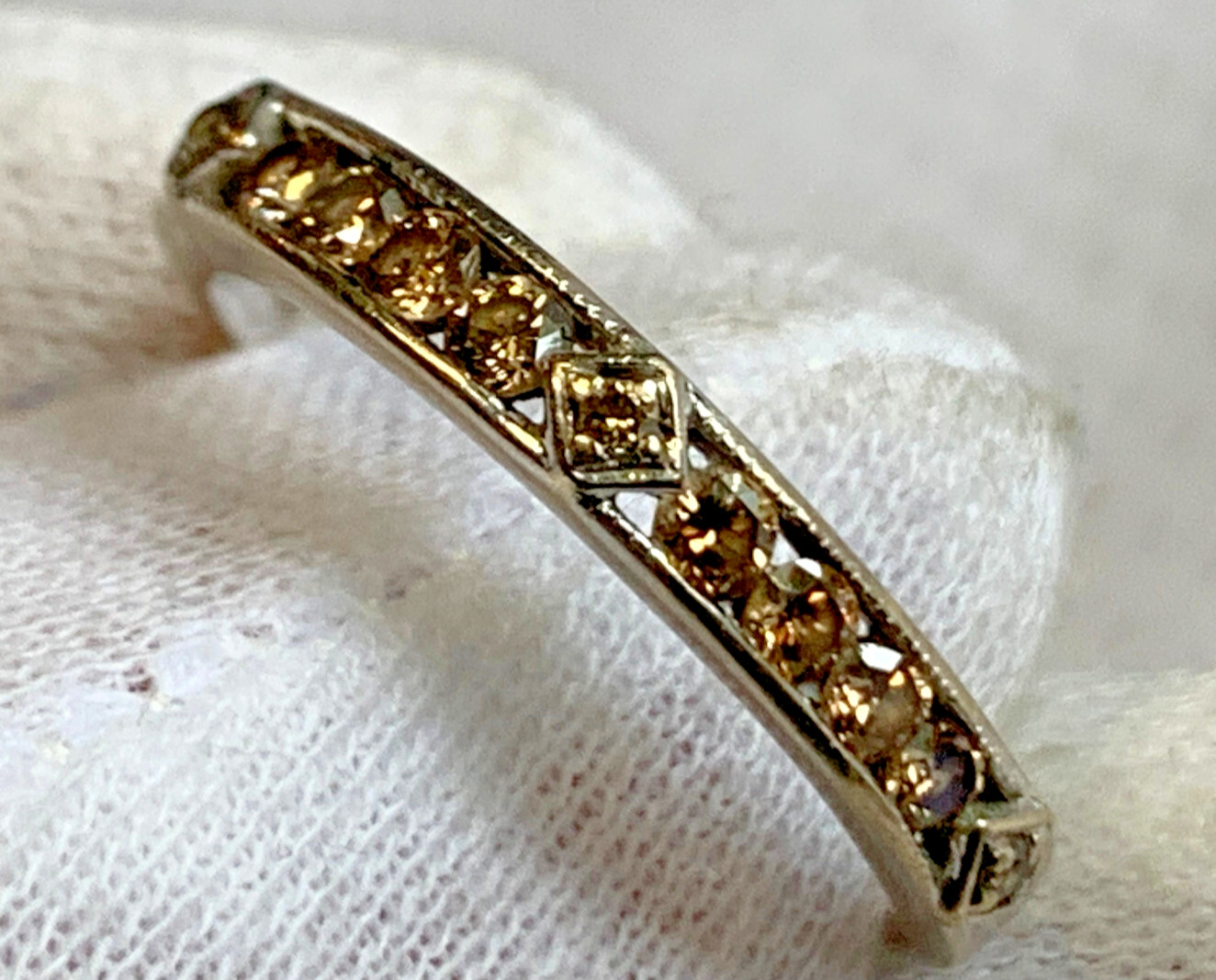 14K White Gold Champagne Diamond Ring 2.82g Fine Jewelry Size 8.25 Band *READ*