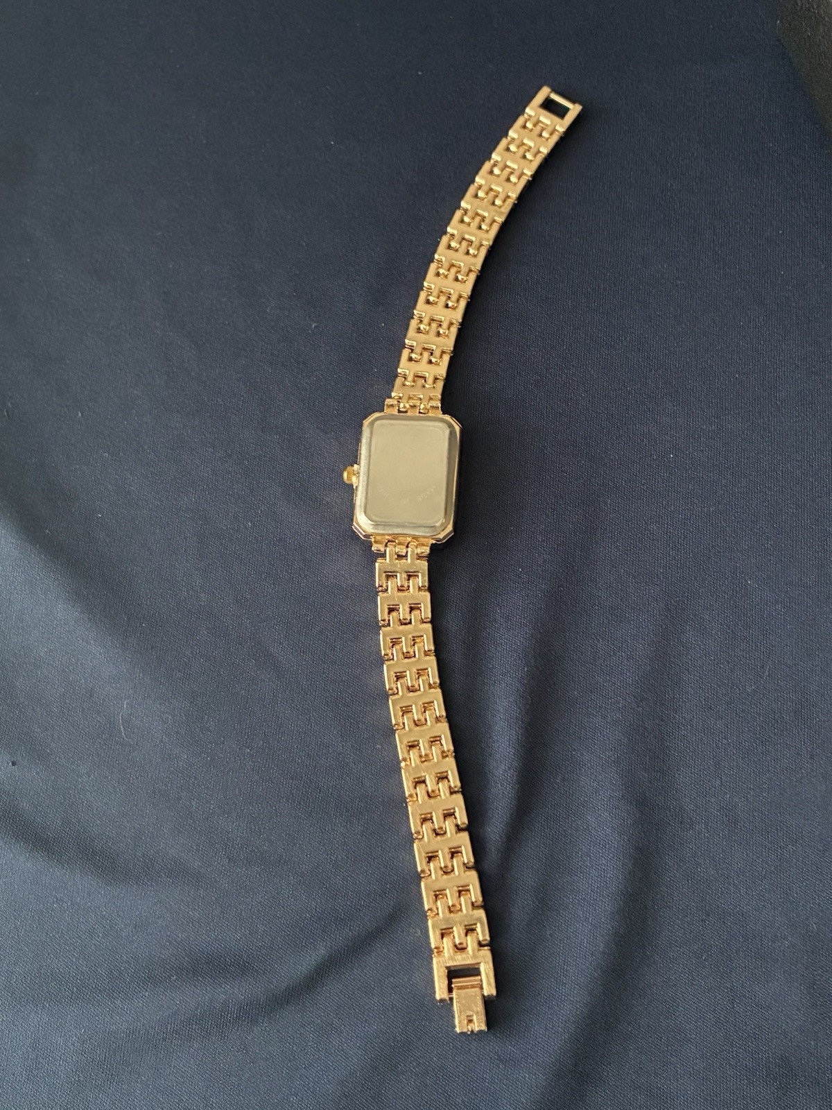 HONGRUI Quartz Women’s Gold Tone Rectangle Analog Watch Bracelet