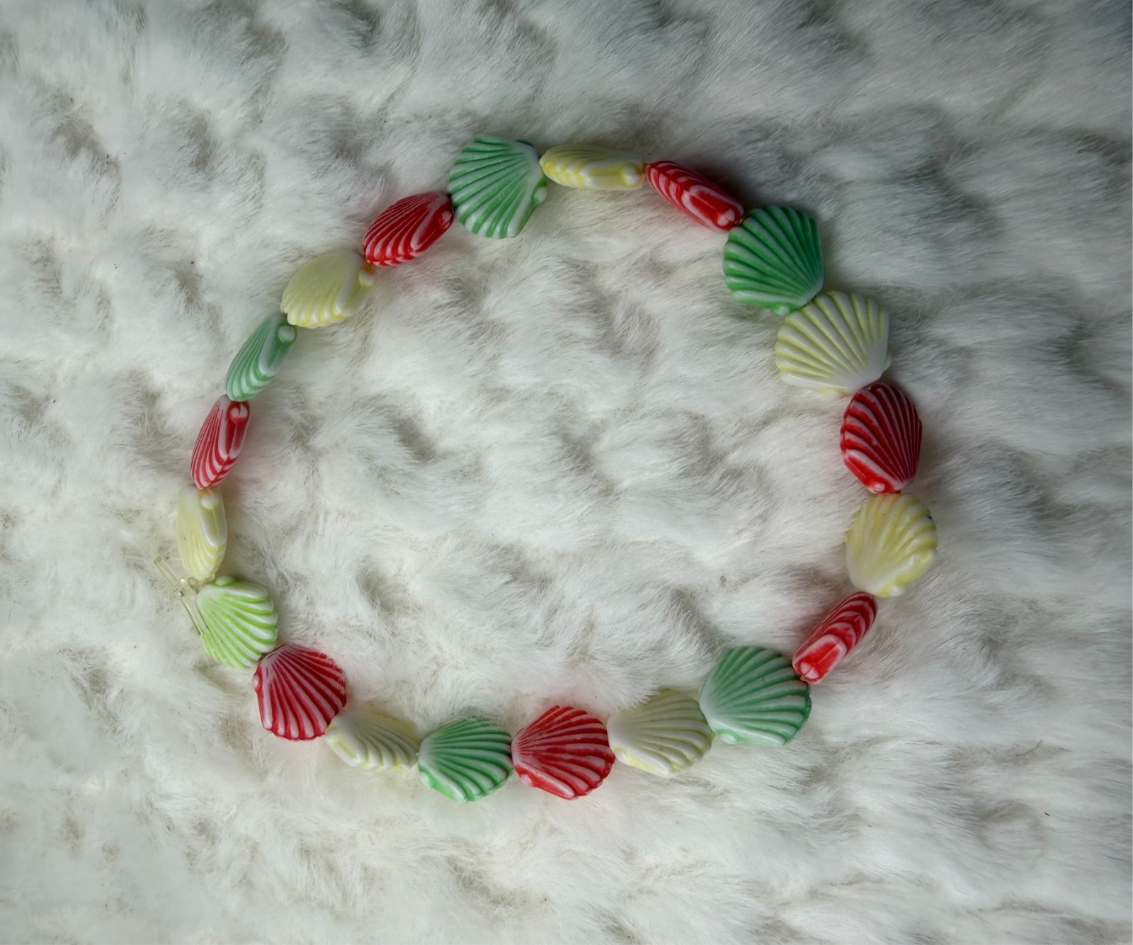 Red/Green/Yellow Seashell Stretch Bracelet- Women’s Small