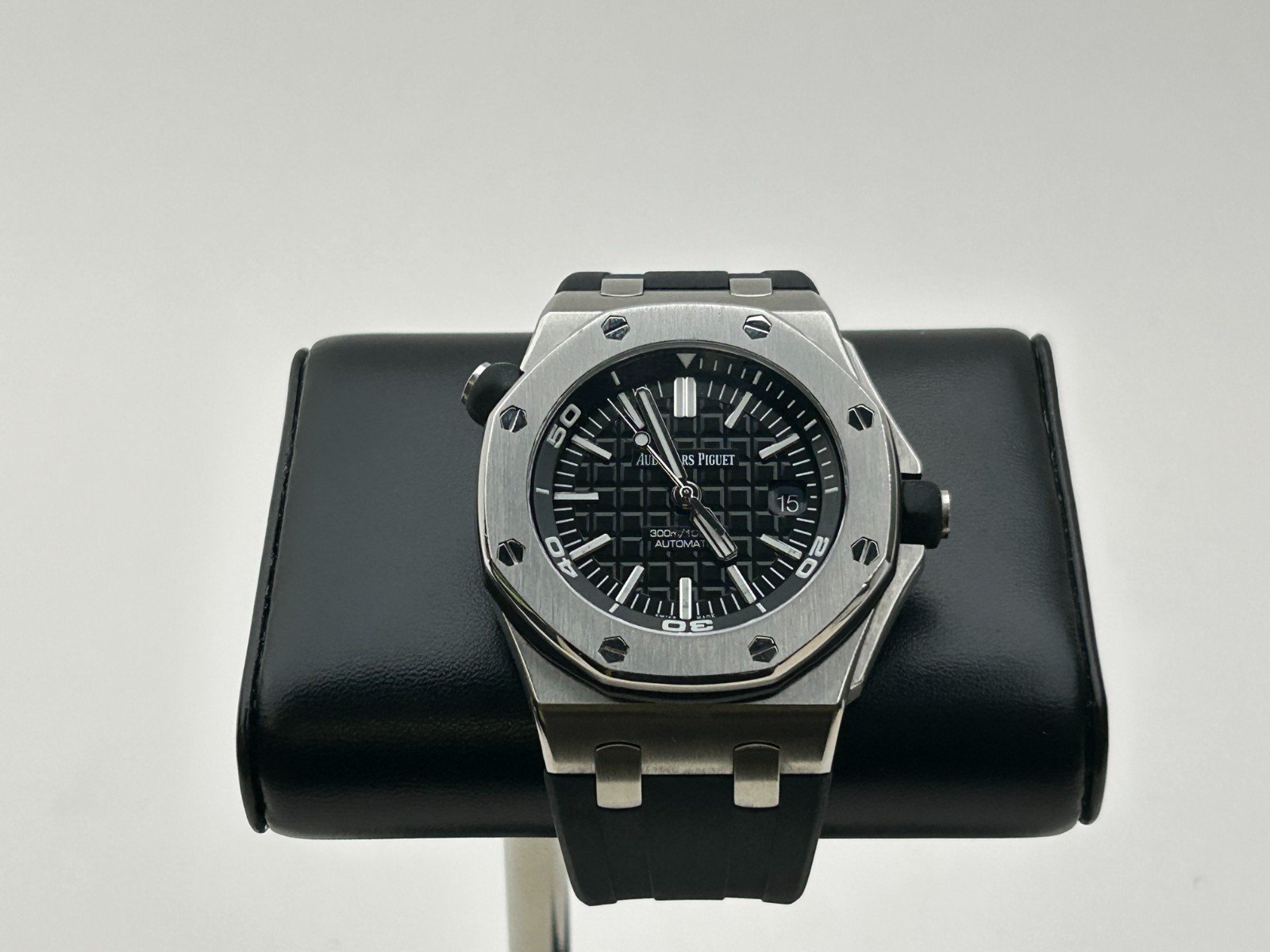 Audemars Piguet Royal Oak Men’s Black Watch – 15710ST.OO.A002CA.01. Full set.