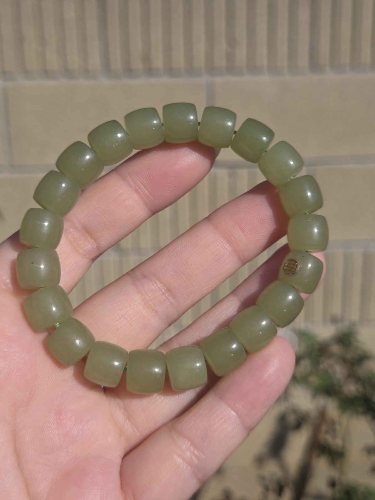 Elegant 10.3mm Hotan Jade ‘Drum’ Bracelet | Soft Lake Green with Gold Inlay