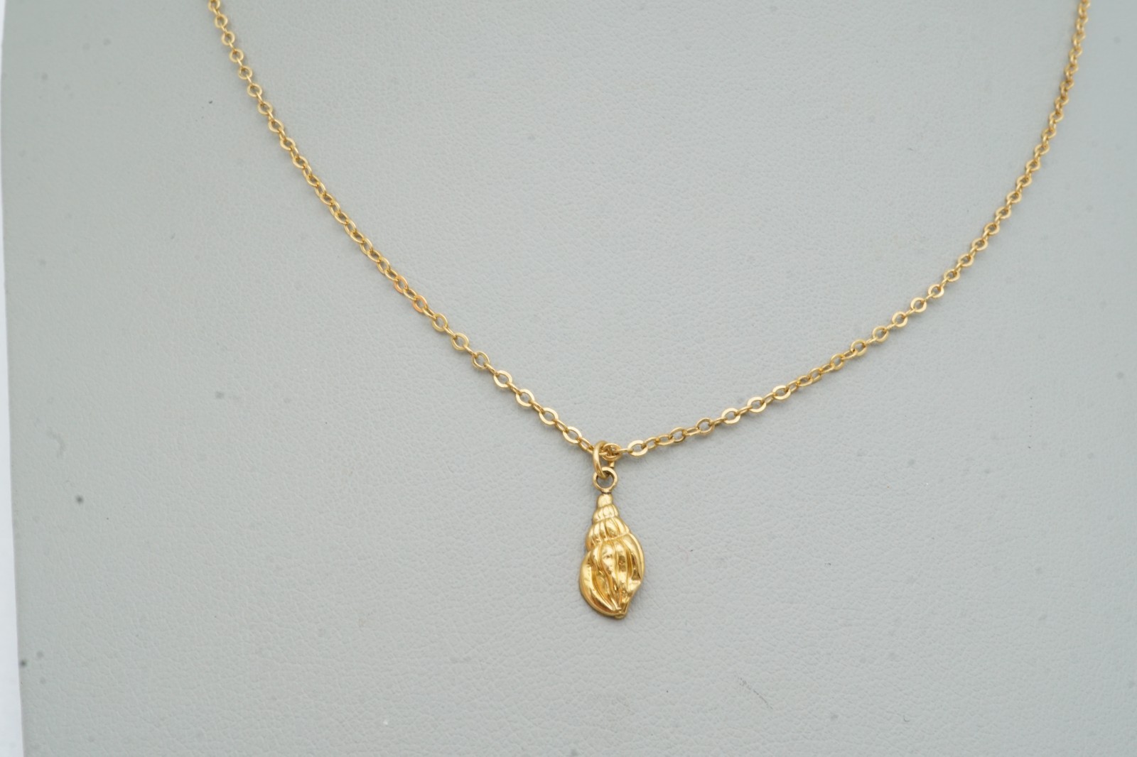 Vintage Carla Gold Filled Sea Shell Necklace 18″