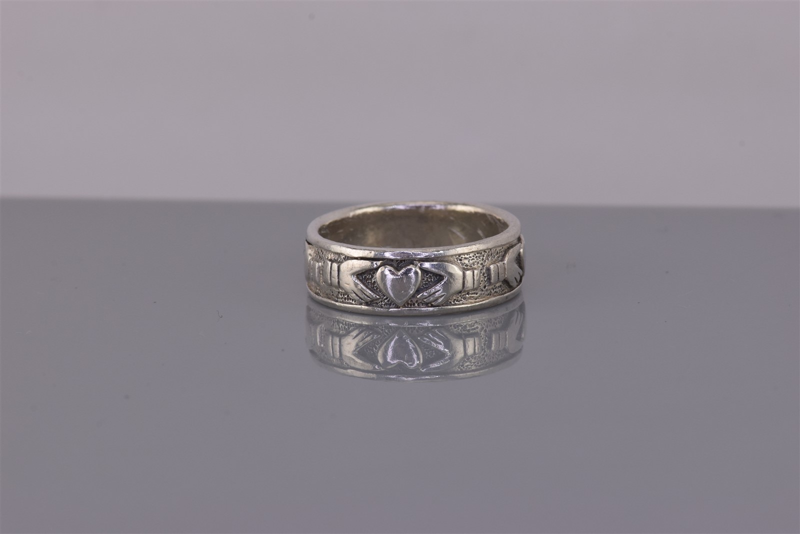 Peter Stone Sterling Silver Irish Claddagh Hearts Eternity Band Ring 925 Sz: 8