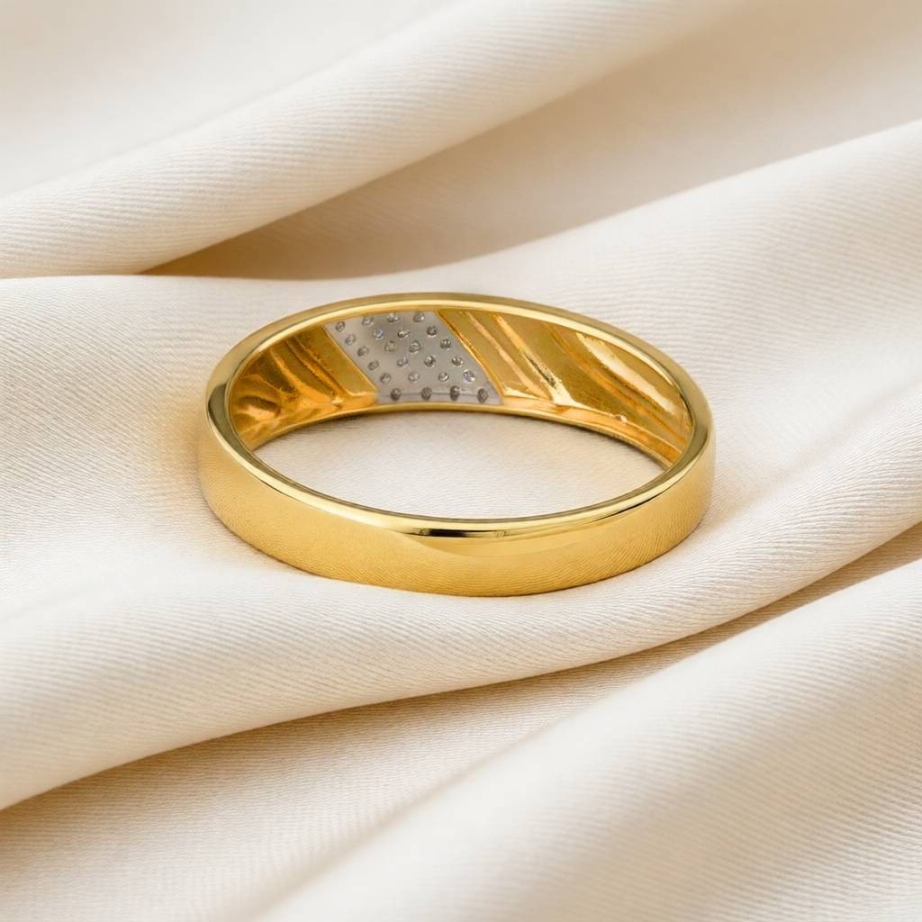 10K Yellow Gold 1/50 ct Natural Round Diamond Accent Men’s Wedding Band