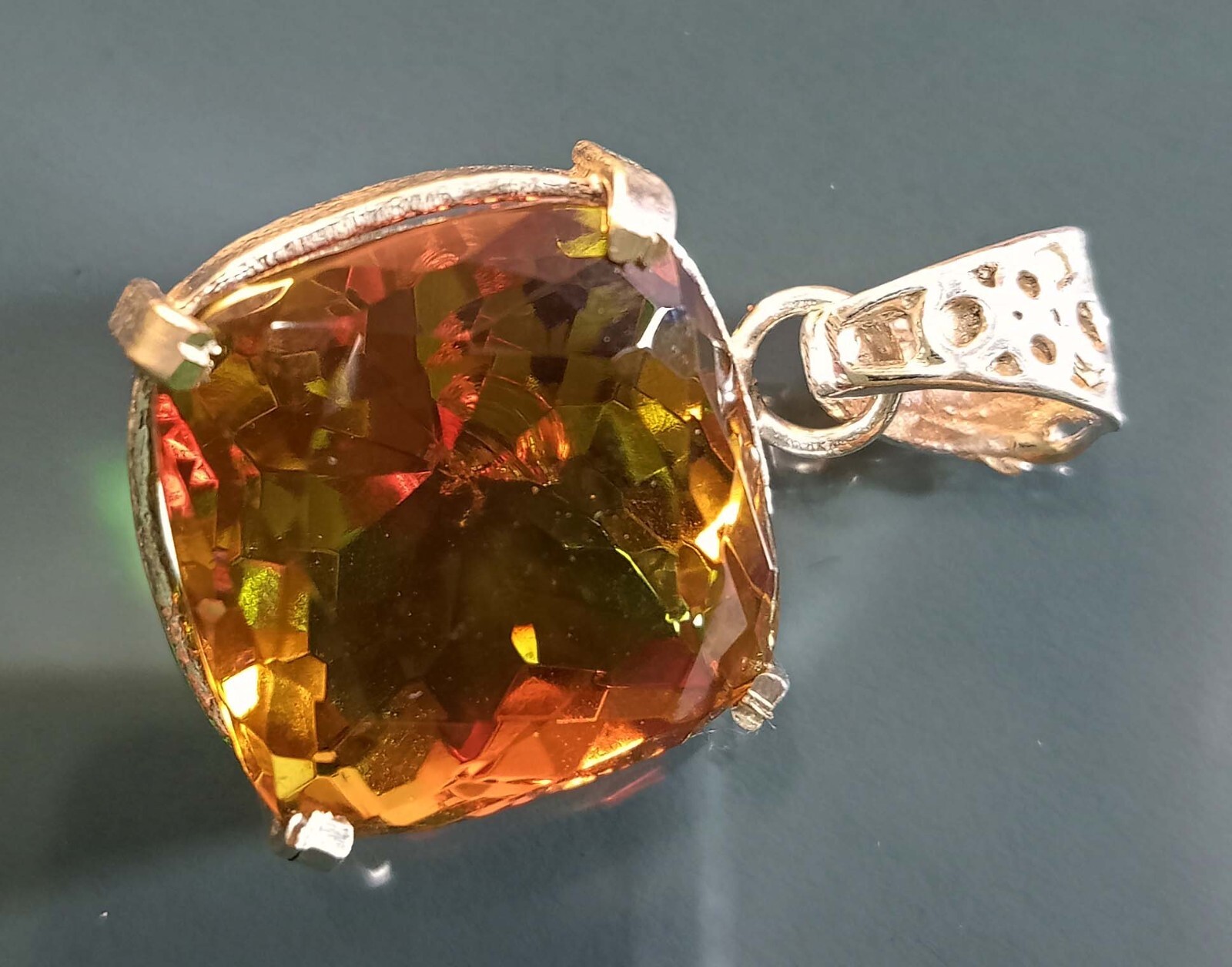 Cushion Cut 50.00 Ct Alexandrite Pendant Natural Loose Gemstone Locket Certified