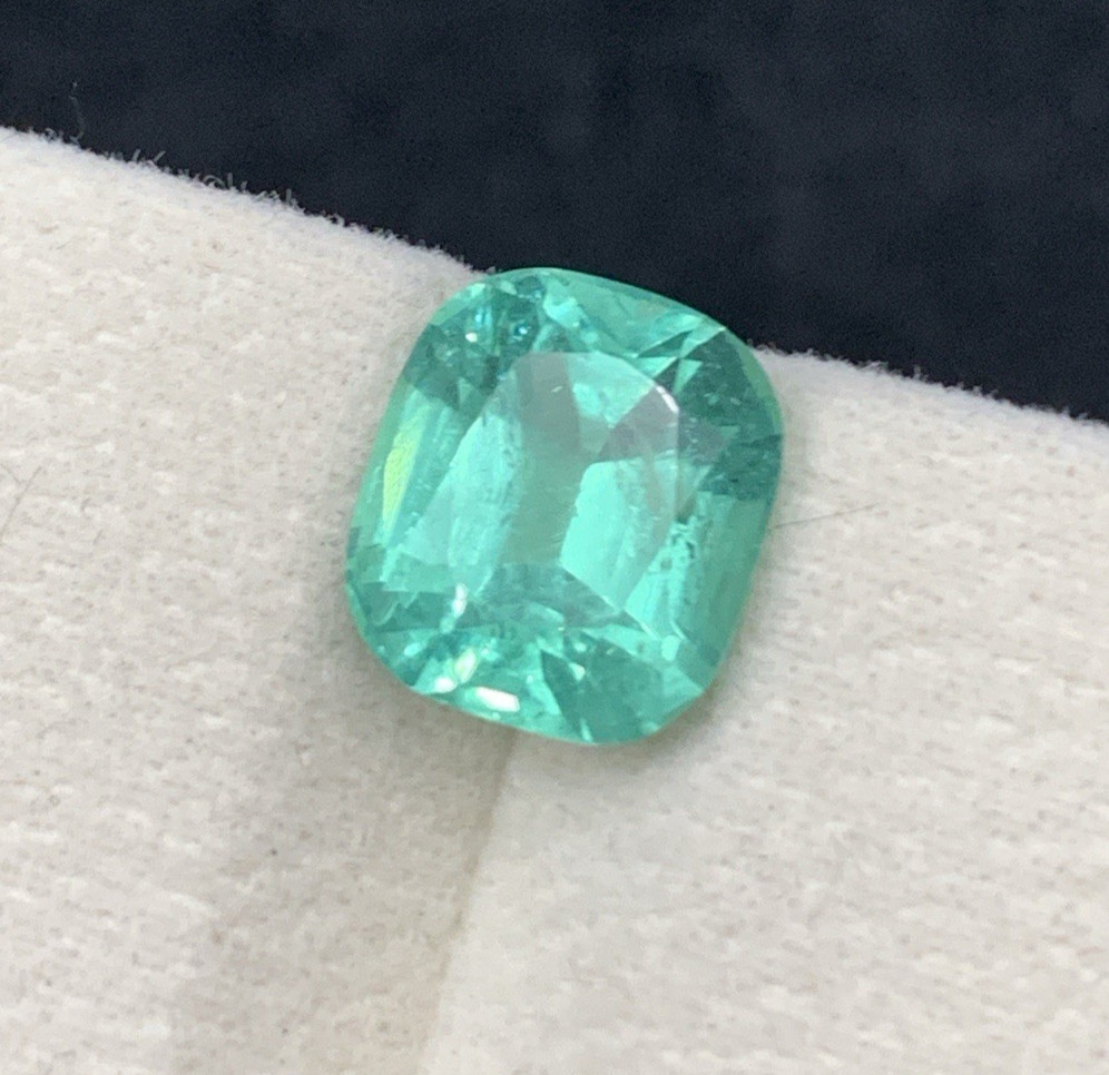 No Heat stunning 5.05 Cts Apatite 10.4×9.1×6.9mm Cushion cut