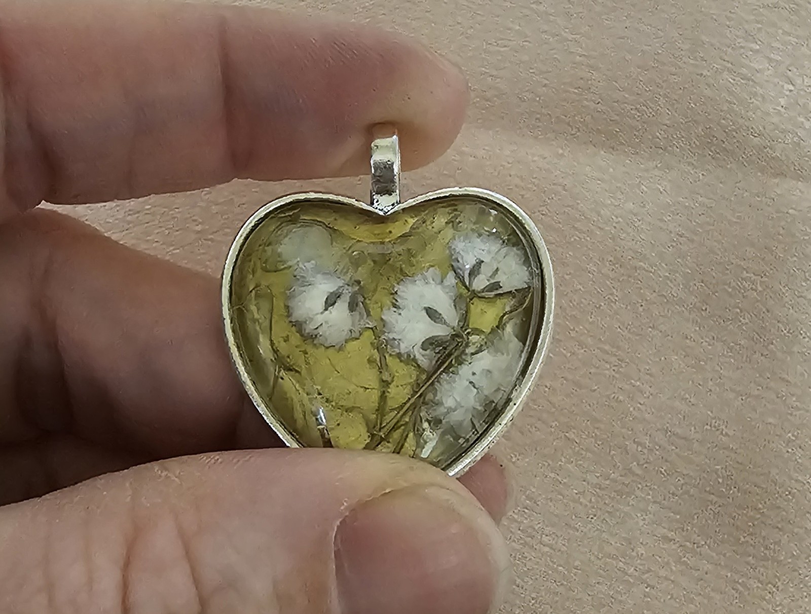 Real Baby’s Breath Heart Resin Pendant White Flowers