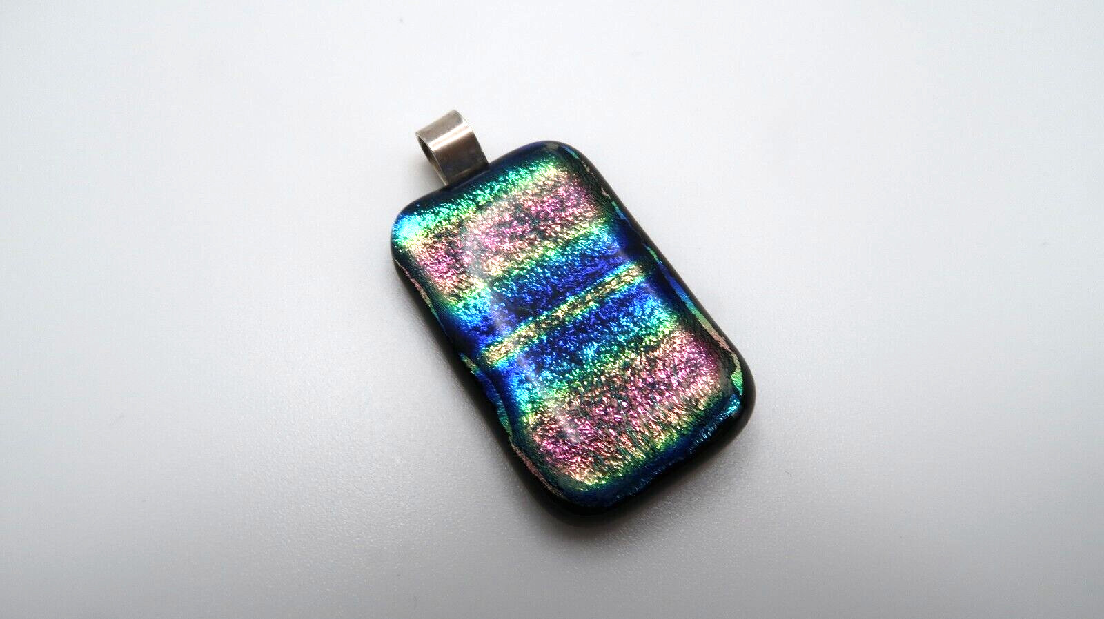 Vintage Silver Hand Made Foil Glass Pendant 3.6cm x 2.5cm NB9