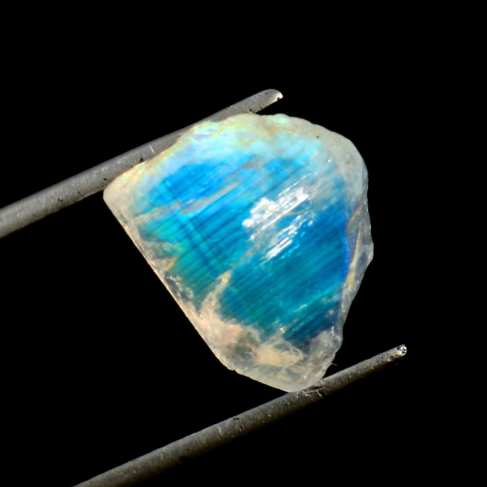 Natural Madagascar Rainbow Moonstone Multi Fire Loose Stone Top Quality M410